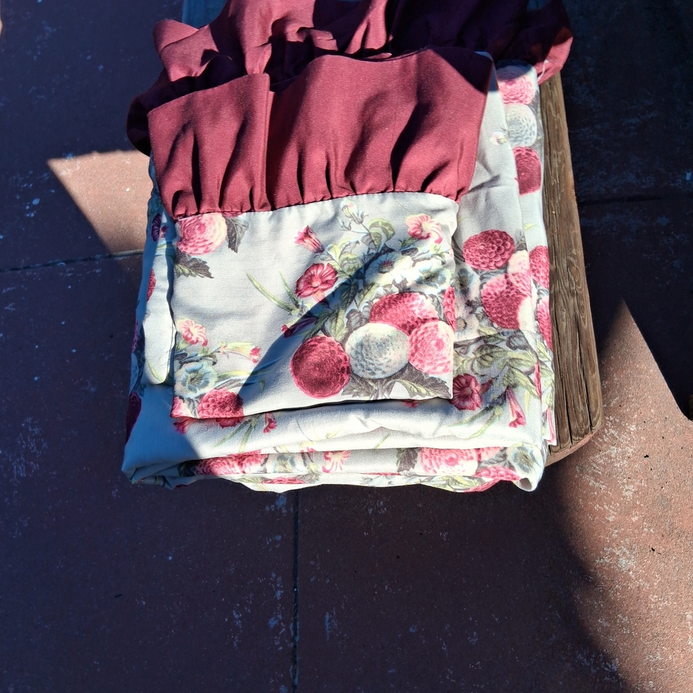 Victorian Trading Co. Sheet Set - Picture 2 of 3